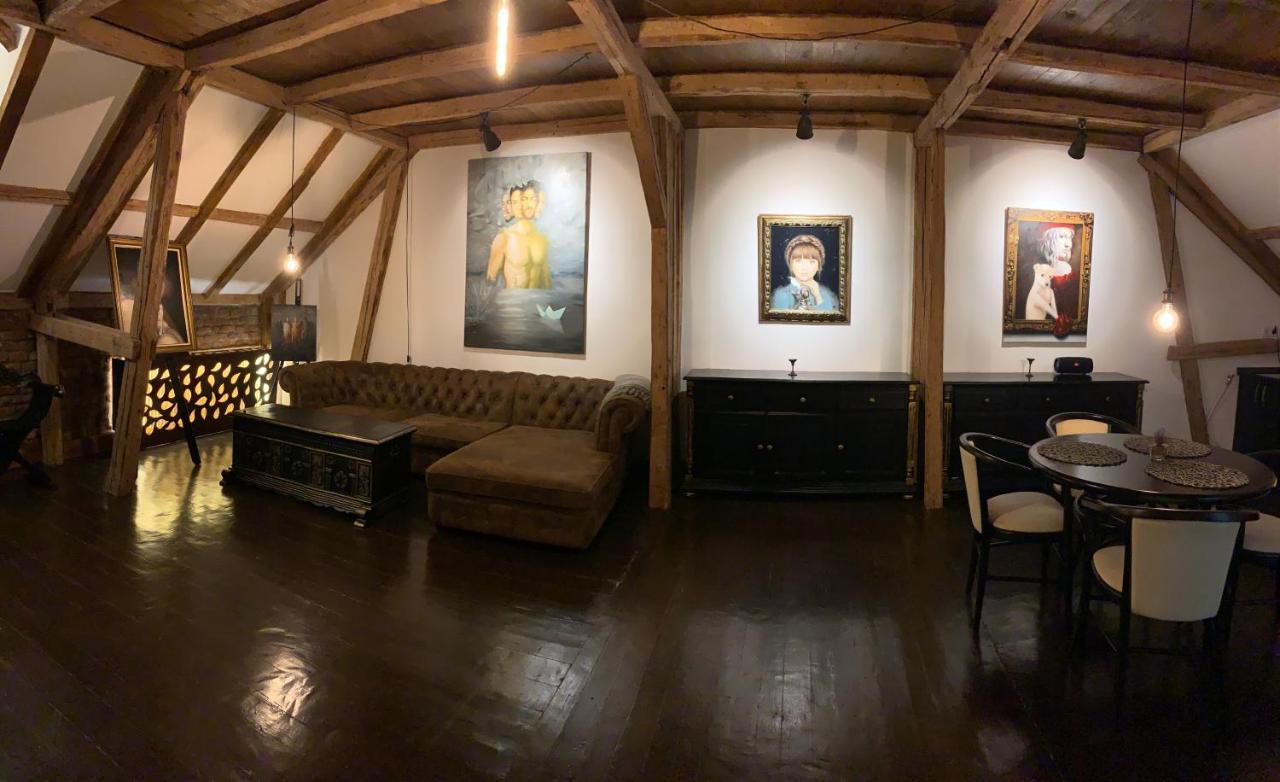 פיאטרה ניאמט Gallery Loft מראה חיצוני תמונה